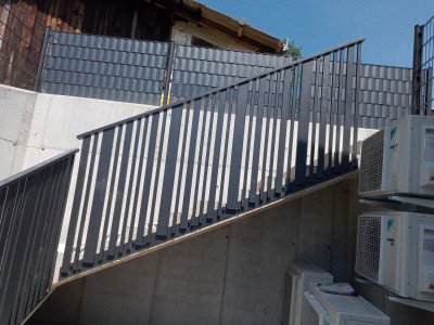Stopniščna ograja - pokončne palice z ročajem - COMBO 1